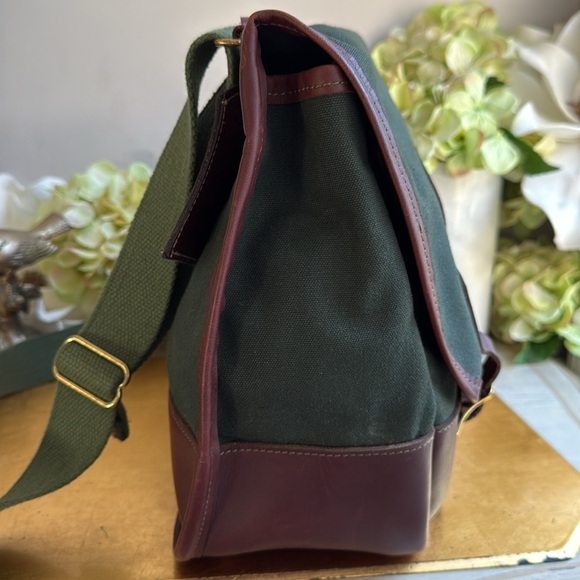 RARE! Vintage Orvis Company Canvas and Leather Messenger Bag - Picture 3 of 16